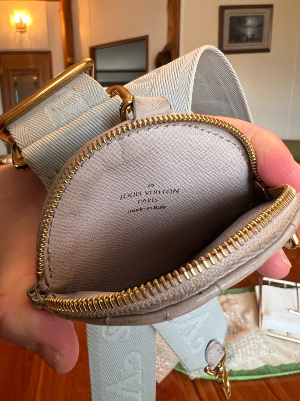 Louis Vuitton Jacquard strap with coin purse - Picture 11 of 17